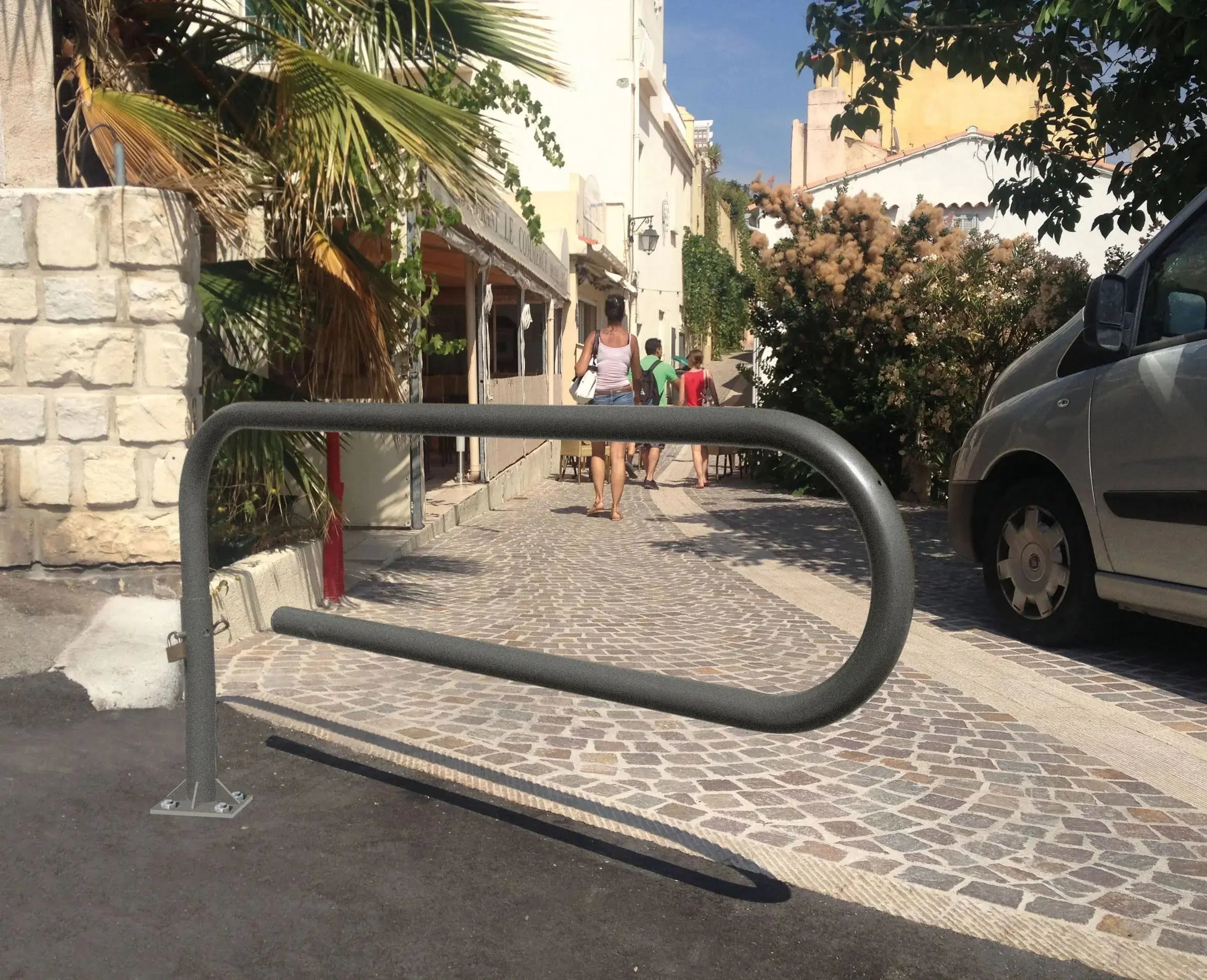 Barrière tournante Trombone avec fermeture par goupille Ø16 mm et cadenas de sécurité