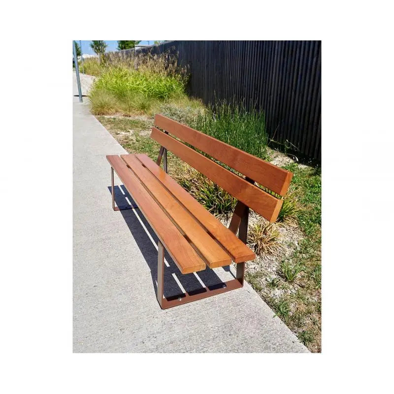 Banc Riga pour espaces publics avec tiges d’ancrage fournies