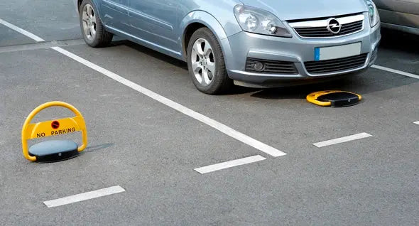 Barrière de parking robuste en acier et fonte avec commande à distance et sécurité intégrée