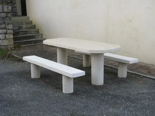 Table extérieure en béton blanc naturel avec finition hydrofuge et anti-taches