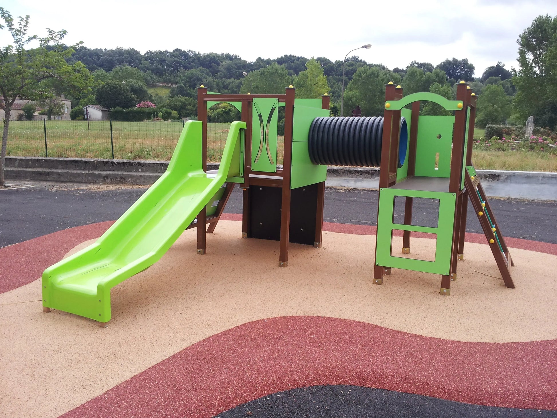 Jeu pour enfants Le Papyrus avec structure aluminium robuste et design vert golden