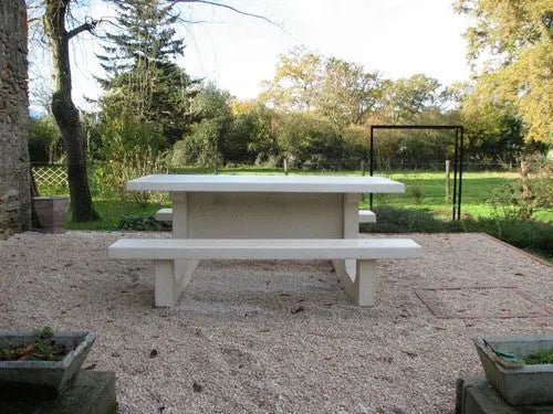 Table extérieure en béton armé autostable pour collectivités