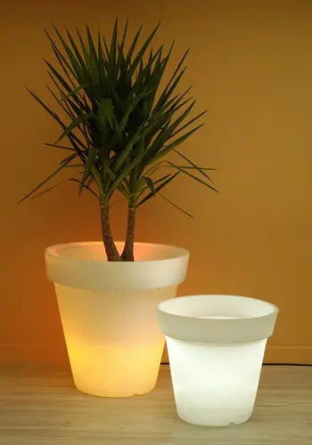 Pot décoratif Azuro LED 100 % recyclable fabriqué en France avec résistance UV