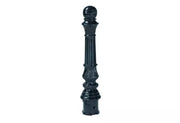 Borne en fonte ductile Vérone noire pour sécuriser un accès extérieur.
