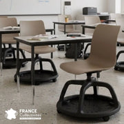 Chaise mobile College sur roulettes avec coque polypropylène M2 non-feu, piètement noir et gris alu, idéale pour salles de formation et collectivités.