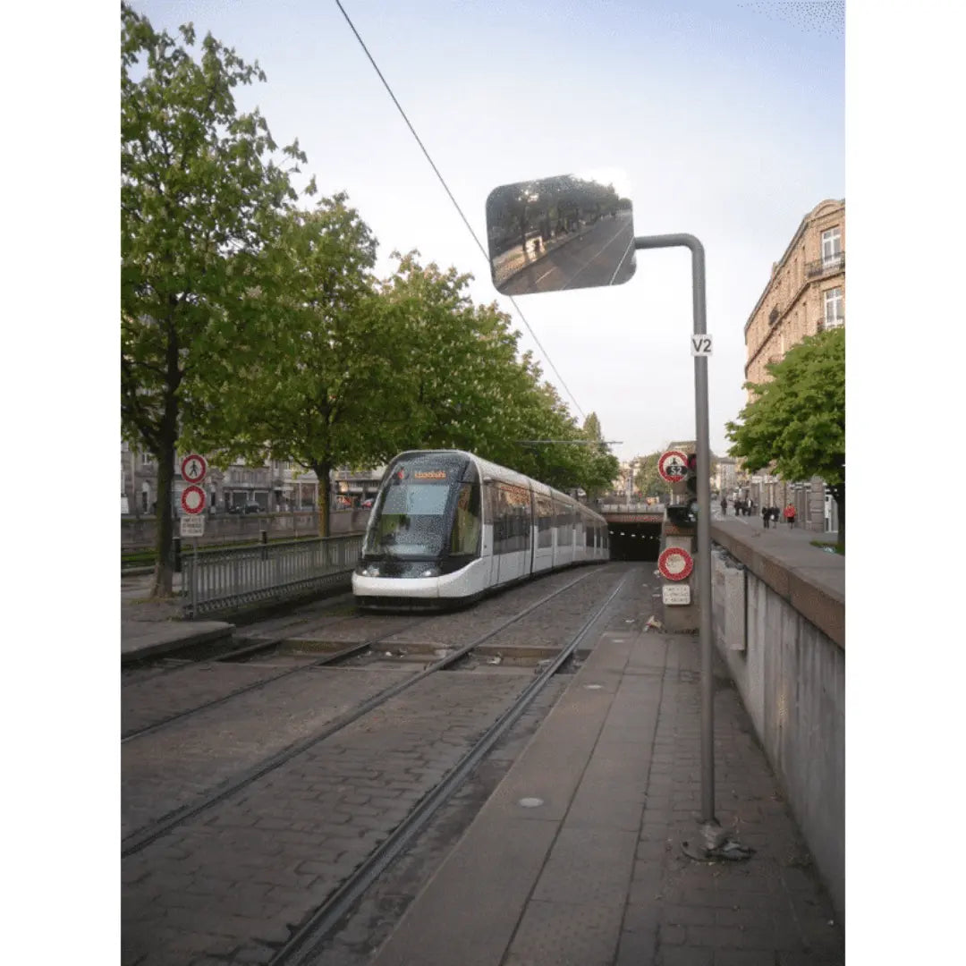 Miroir de trafic pour tramway TRAMIR® - France Collectivités