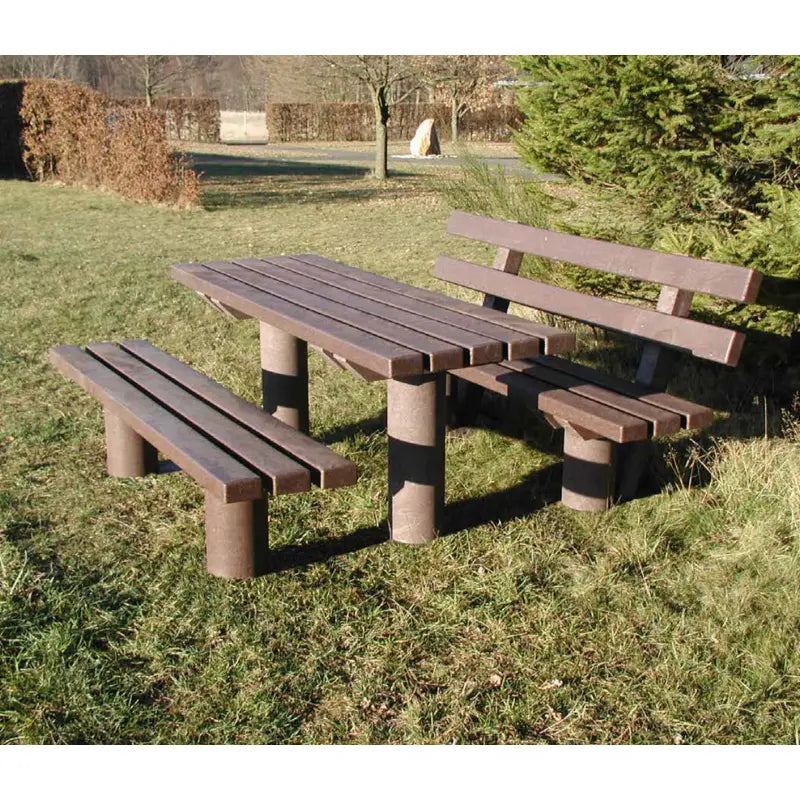 Ensemble table et bancs en plastique recyclé Taunus