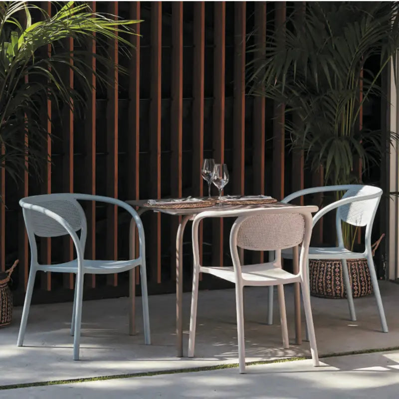 Fauteuil polypro Noon france collectivités