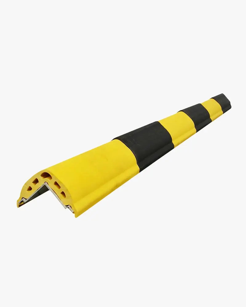 Protection d'angle avec profilé aluminium - France Collectivités